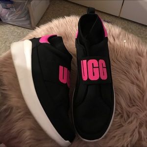 Women size 9 1/2 Ugg sneaker